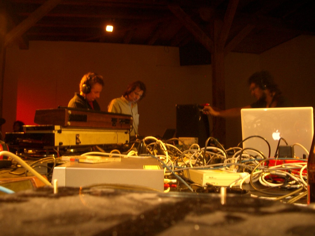 éLECTRIPOCNIC @ Walcheturm, Zurich 05