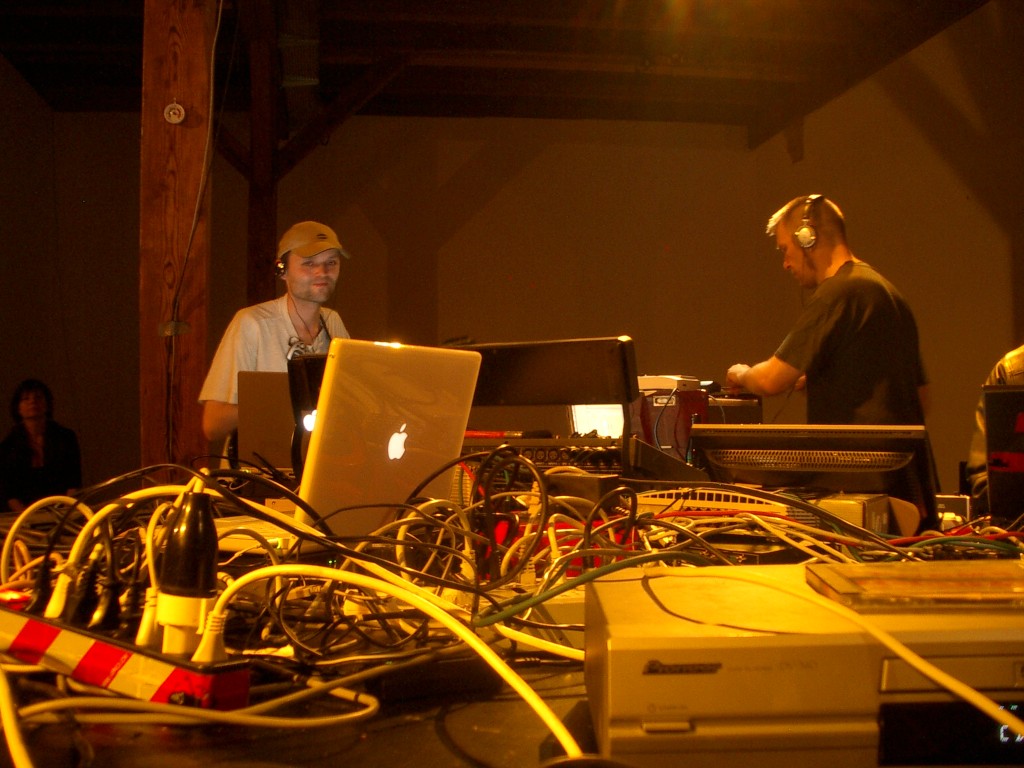 éLECTRIPOCNIC @ Walcheturm, Zurich 05